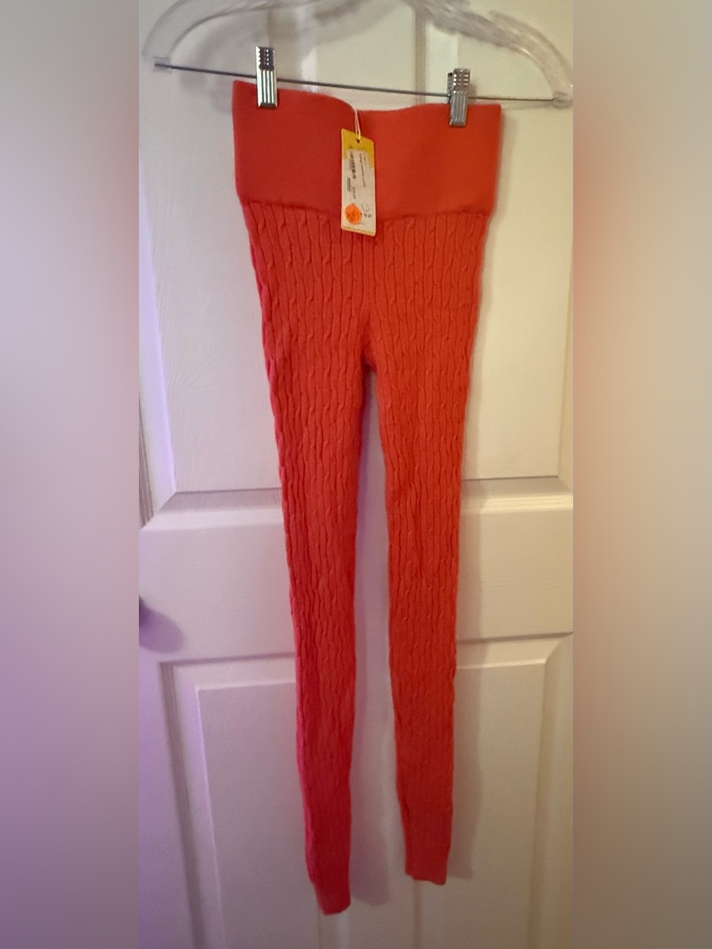 Daisy Coral Cable Knit Leggings